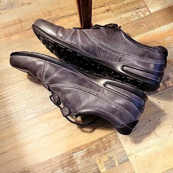 ECCO Women's Leather Oxford Shoes - Picture 4 of 10